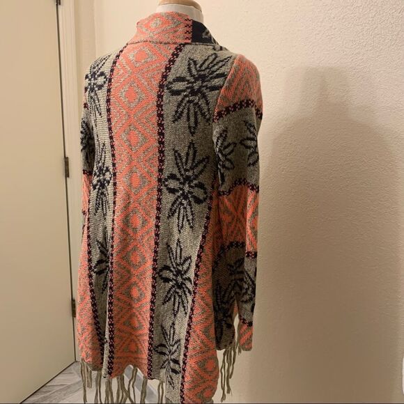 BoHo Long Sleeve Sweater Wrap/ Tangerine Gray and Black with 5” Fringe S/M - Picture 4 of 6